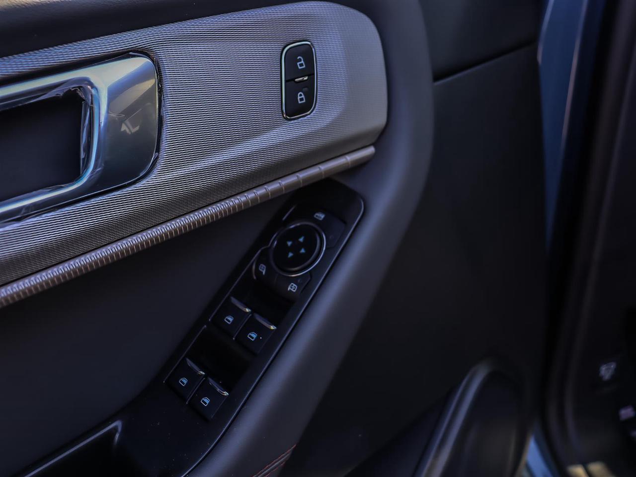 2026 Ford Explorer Active Photo