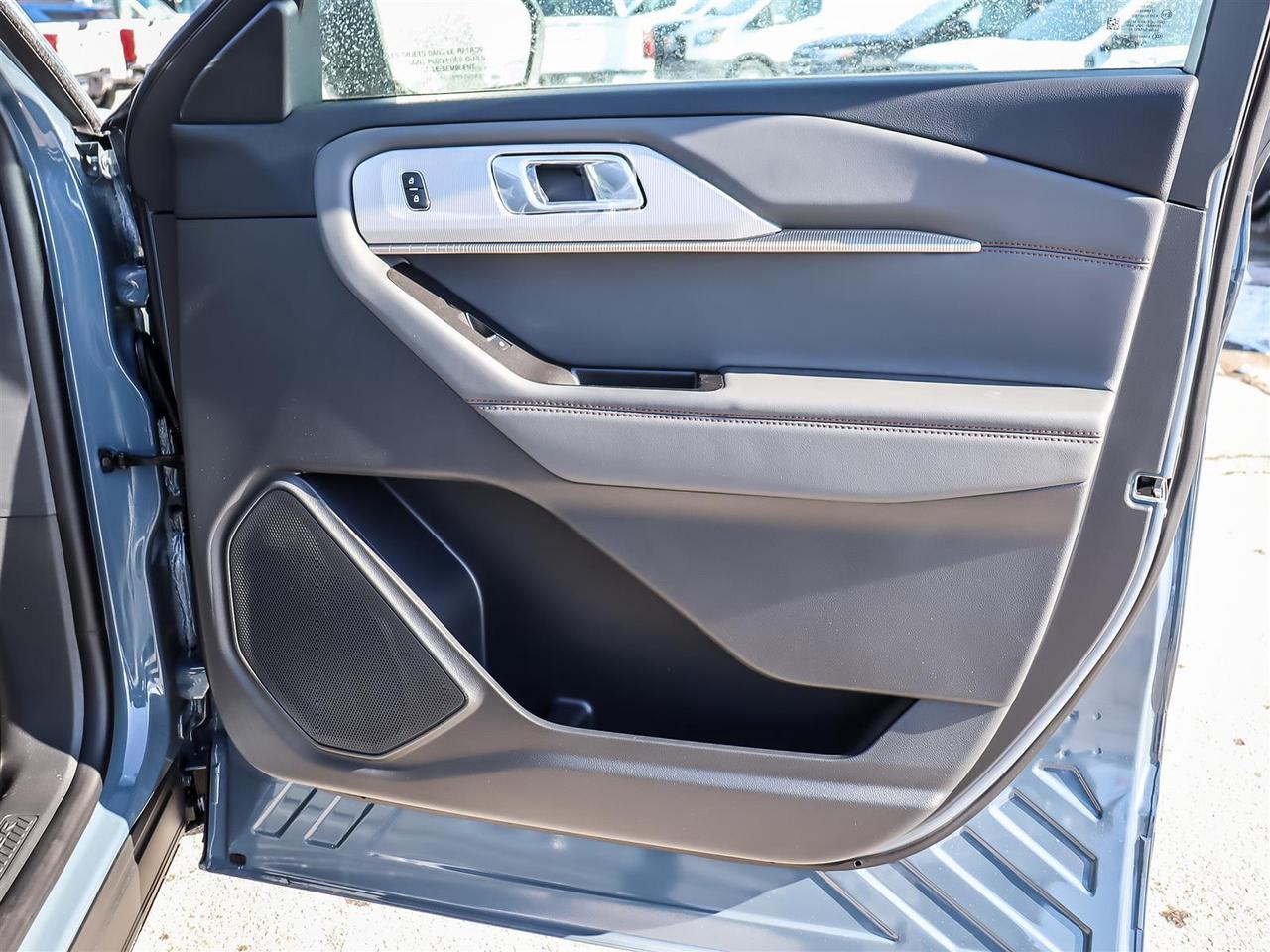 2026 Ford Explorer Active Photo