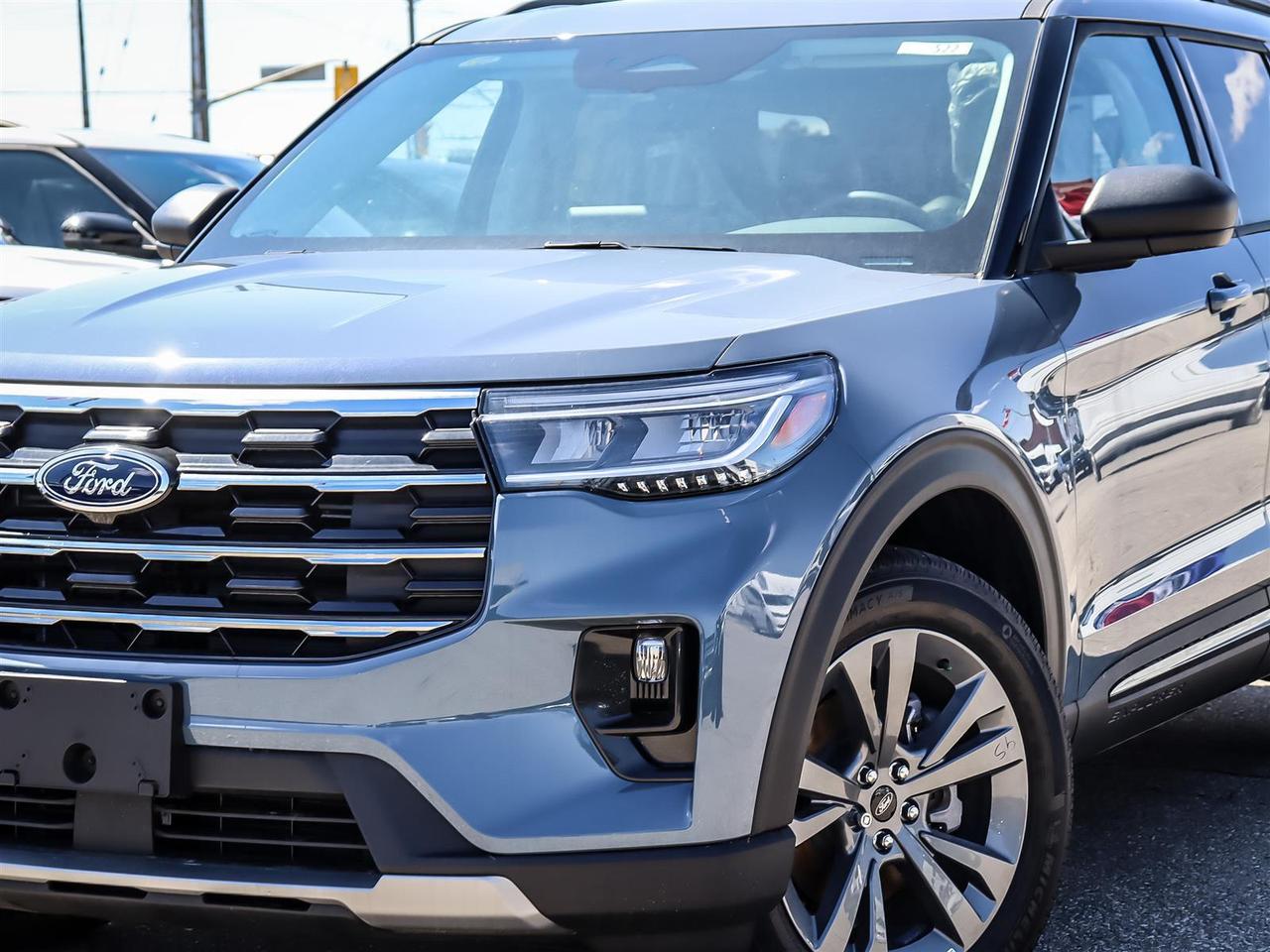 2026 Ford Explorer Active Photo5