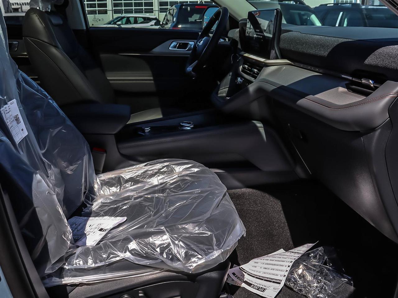 2026 Ford Explorer Active Photo