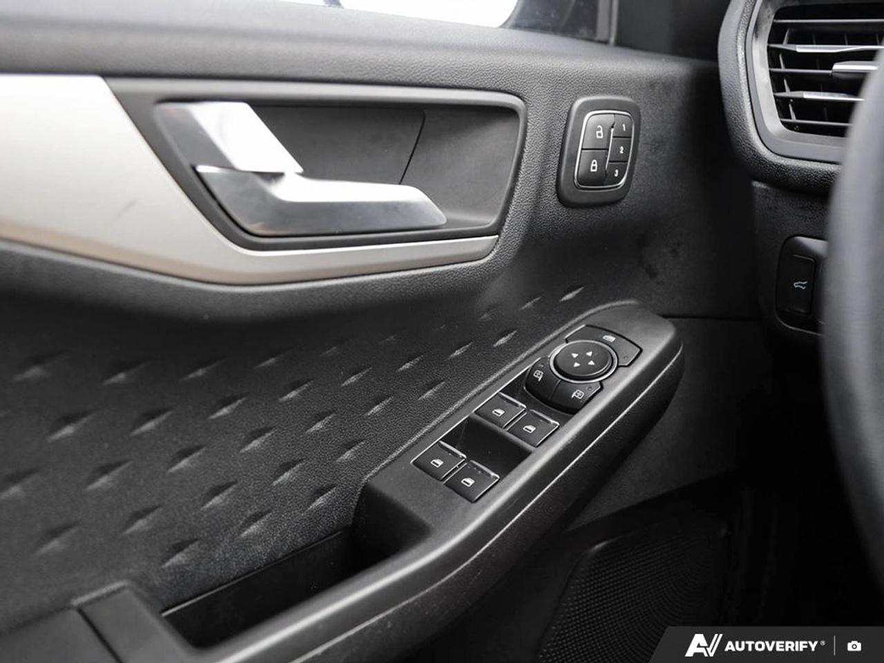 2020 Ford Escape SEL CO-PILOT 360 W/ NAV & ACTIVE CRUISE CONTROL Photo