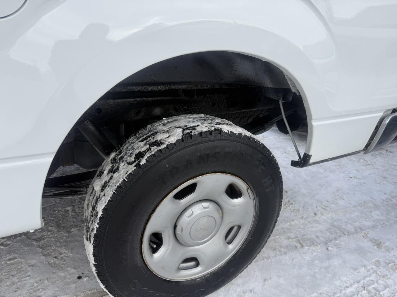 2009 Ford F-150 XL, LOW KMS, NEW SNOW PLOW, ONLY 68KMS, CERT Photo