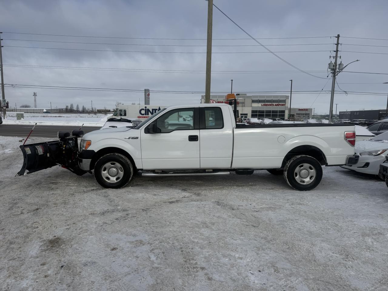 2009 Ford F-150 XL, LOW KMS, NEW SNOW PLOW, ONLY 68KMS, CERT Photo