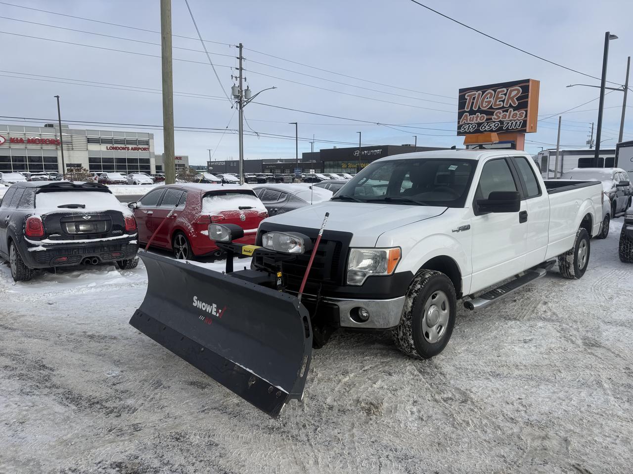 2009 Ford F-150 XL, LOW KMS, NEW SNOW PLOW, ONLY 68KMS, CERT