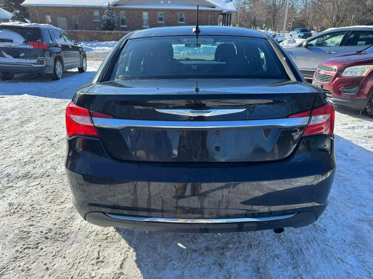 2014 Chrysler 200 4dr Sdn LX Photo4