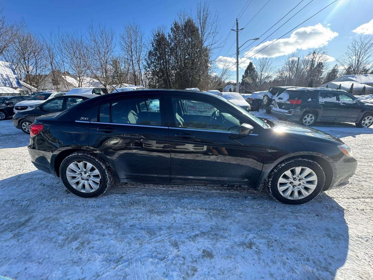 2014 Chrysler 200 4dr Sdn LX Photo