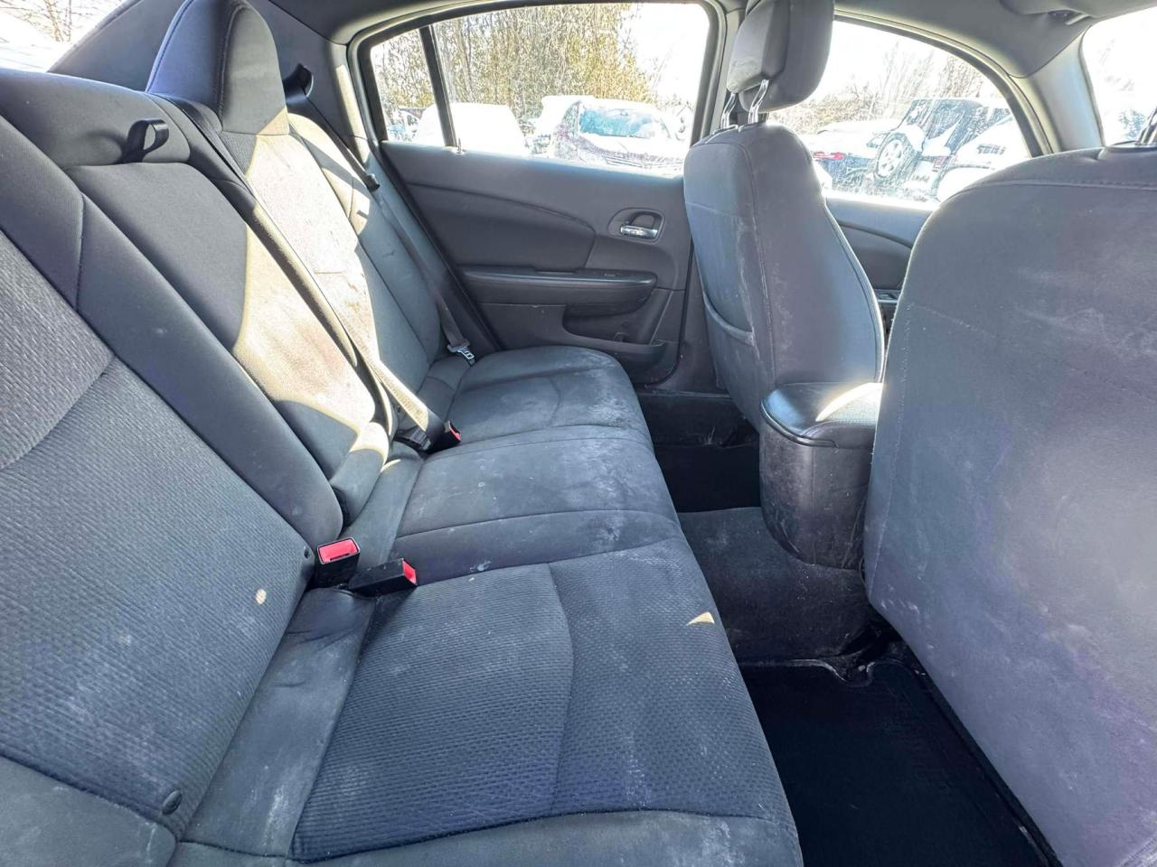 2014 Chrysler 200 4dr Sdn LX Photo