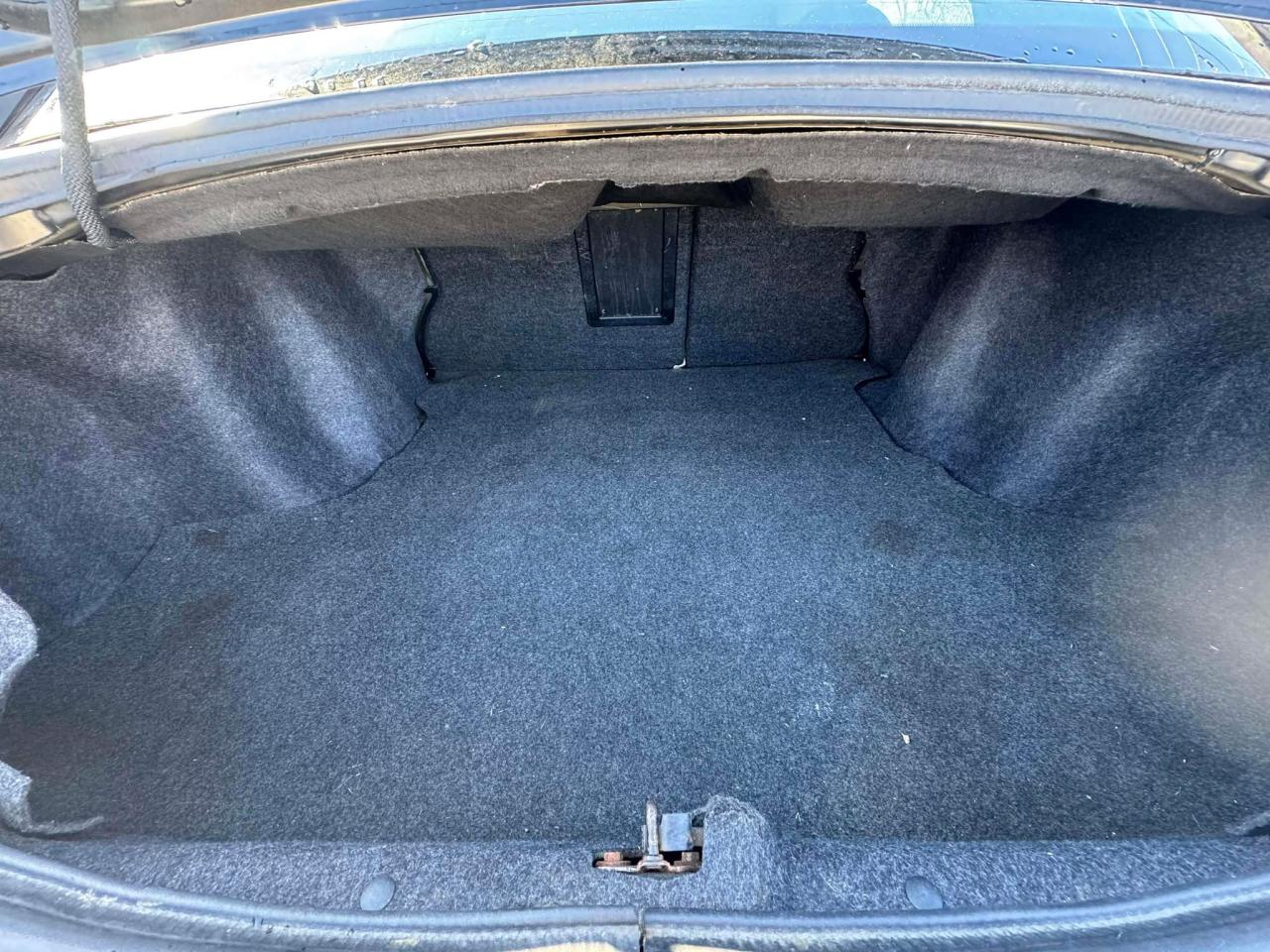 2014 Chrysler 200 4dr Sdn LX Photo