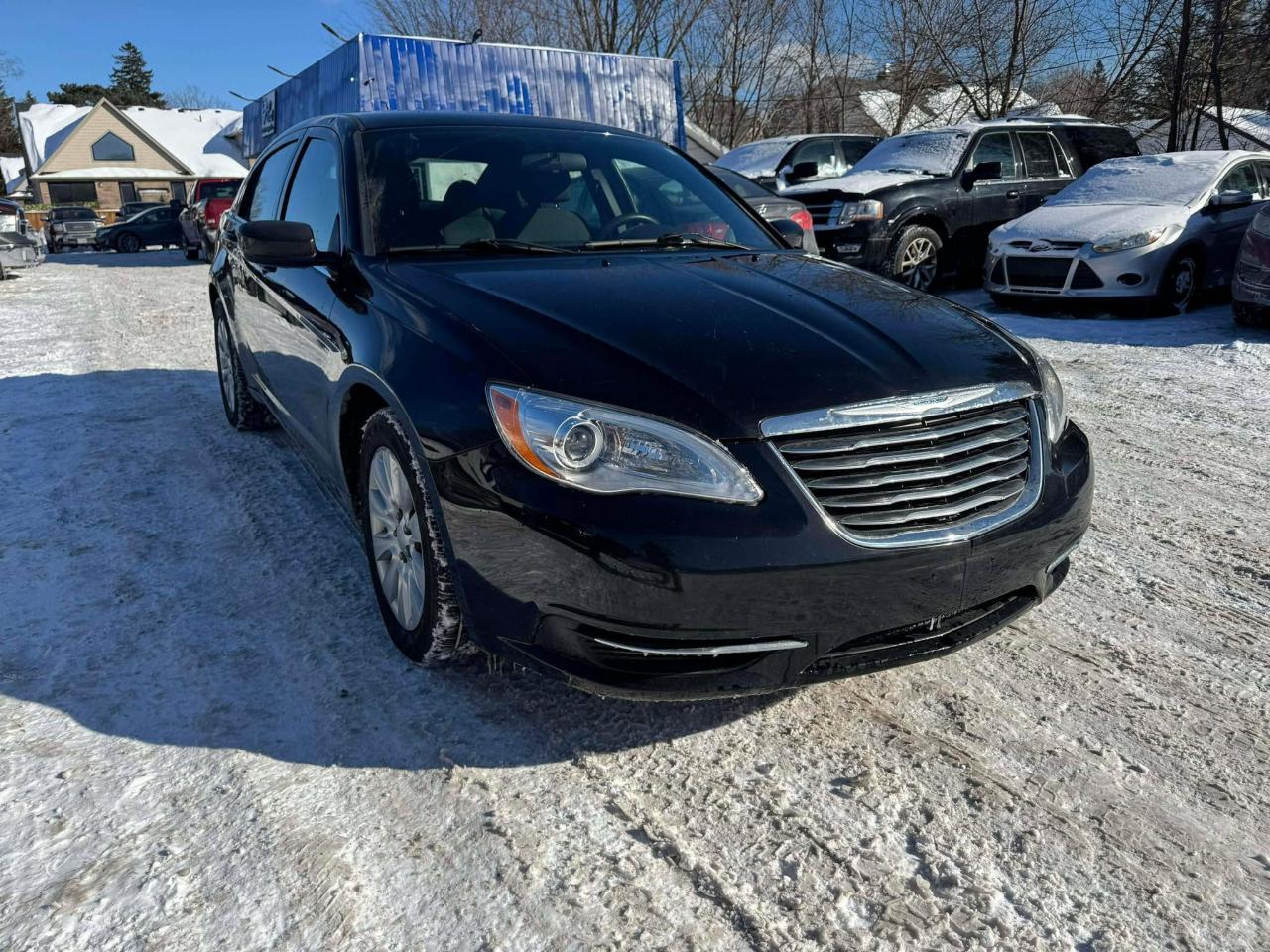 2014 Chrysler 200 4dr Sdn LX Photo0