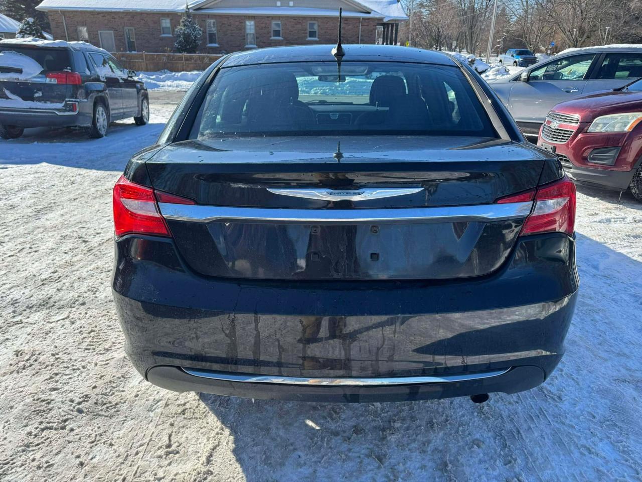 2014 Chrysler 200 4dr Sdn LX Photo4