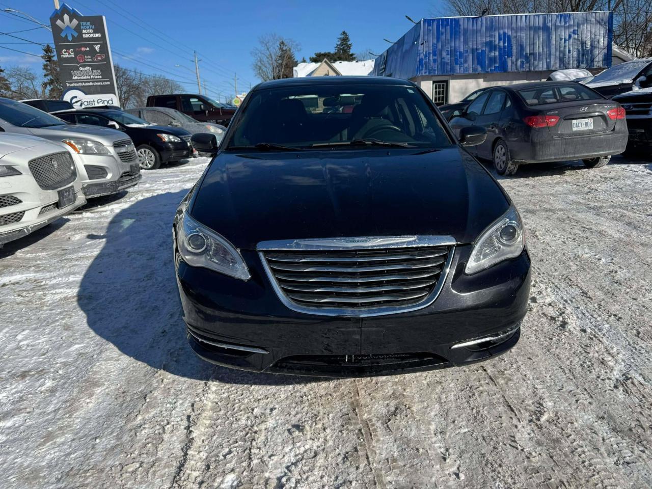 2014 Chrysler 200 4dr Sdn LX Photo