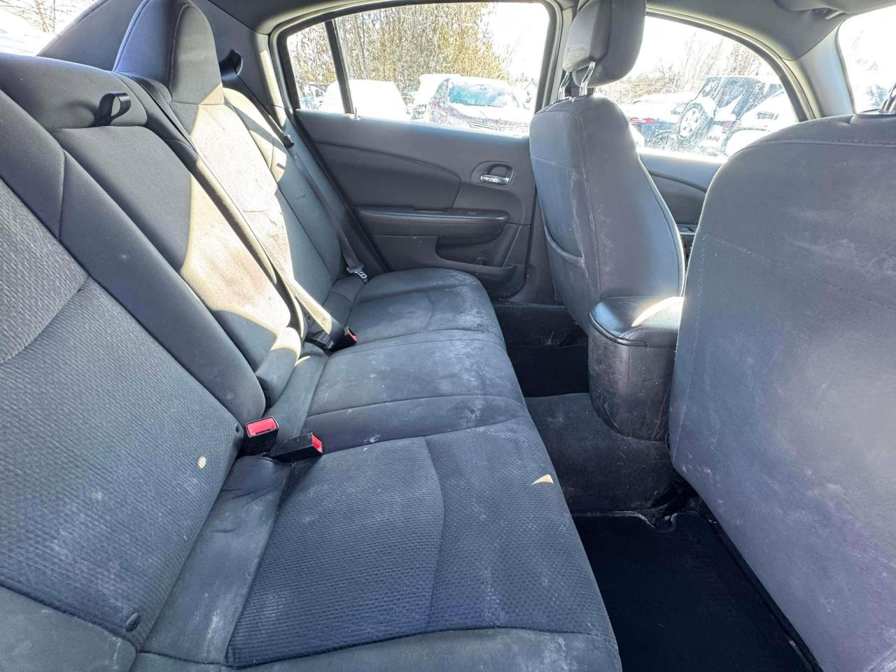 2014 Chrysler 200 4dr Sdn LX Photo