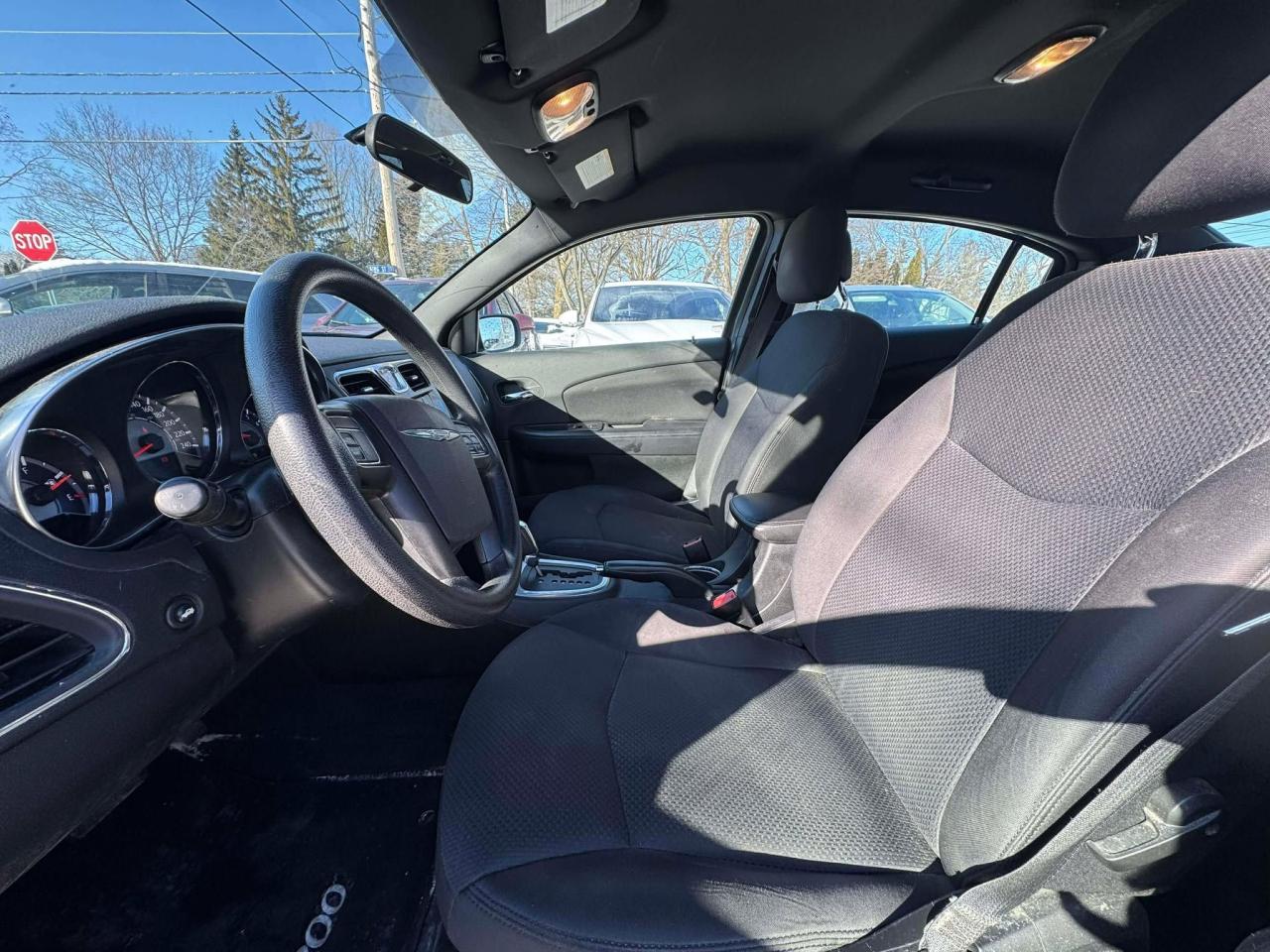 2014 Chrysler 200 4dr Sdn LX Photo