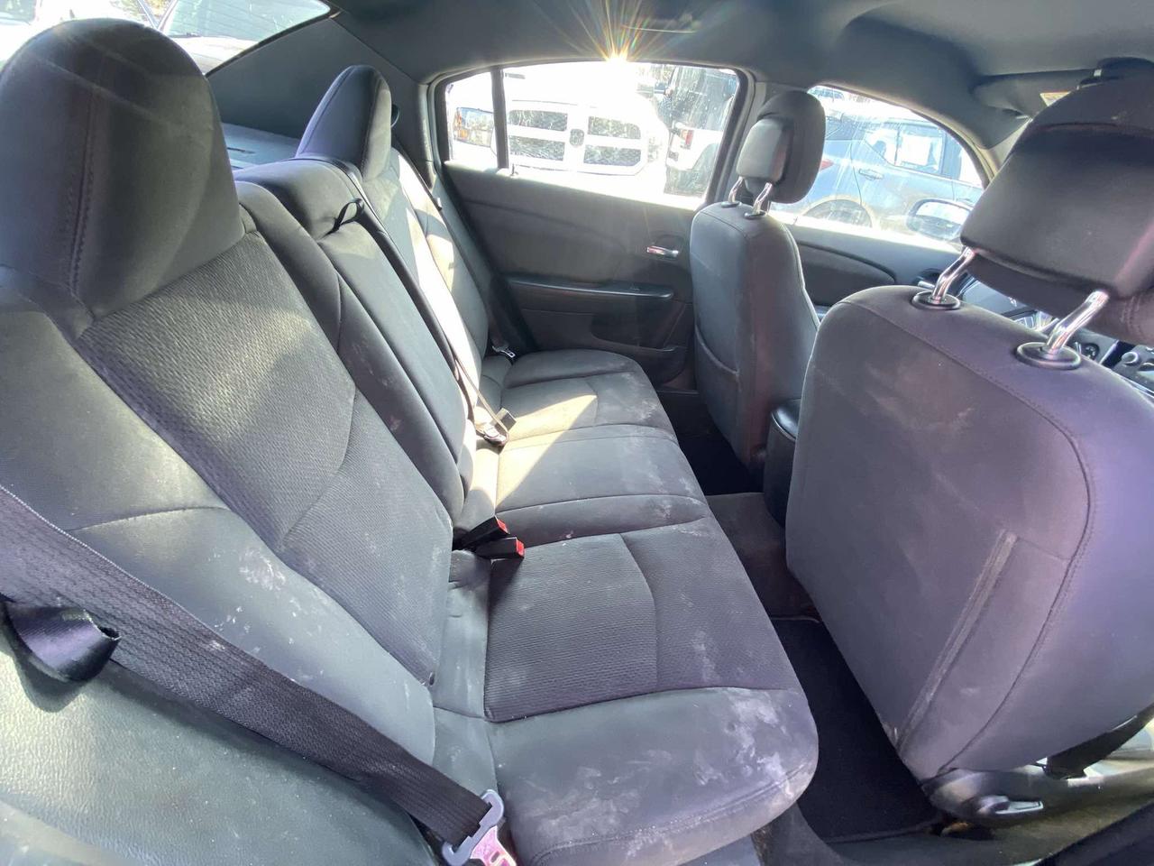 2014 Chrysler 200 4dr Sdn LX Photo