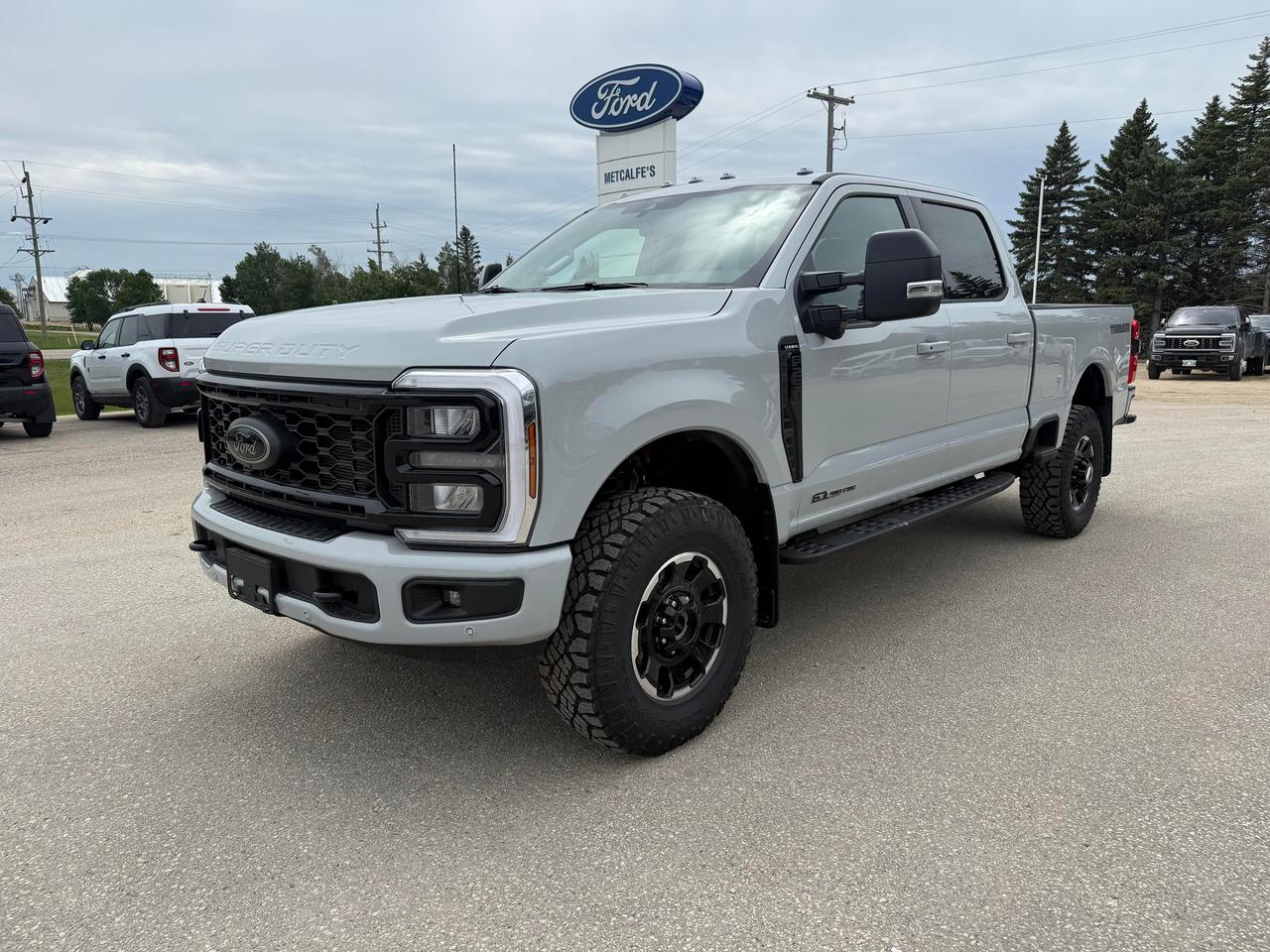 2026 Ford F-250 Super Duty SRW LARIAT 4WD CREW CAB 6.75' BOX Photo3
