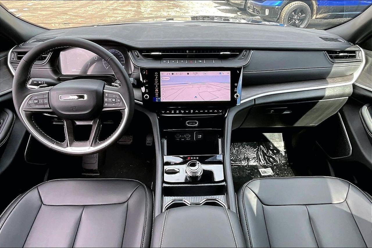 2026 Jeep Grand Cherokee LIMITED ALTITUDE | Pano Roof | Leather | Nav | 4x4 Photo4