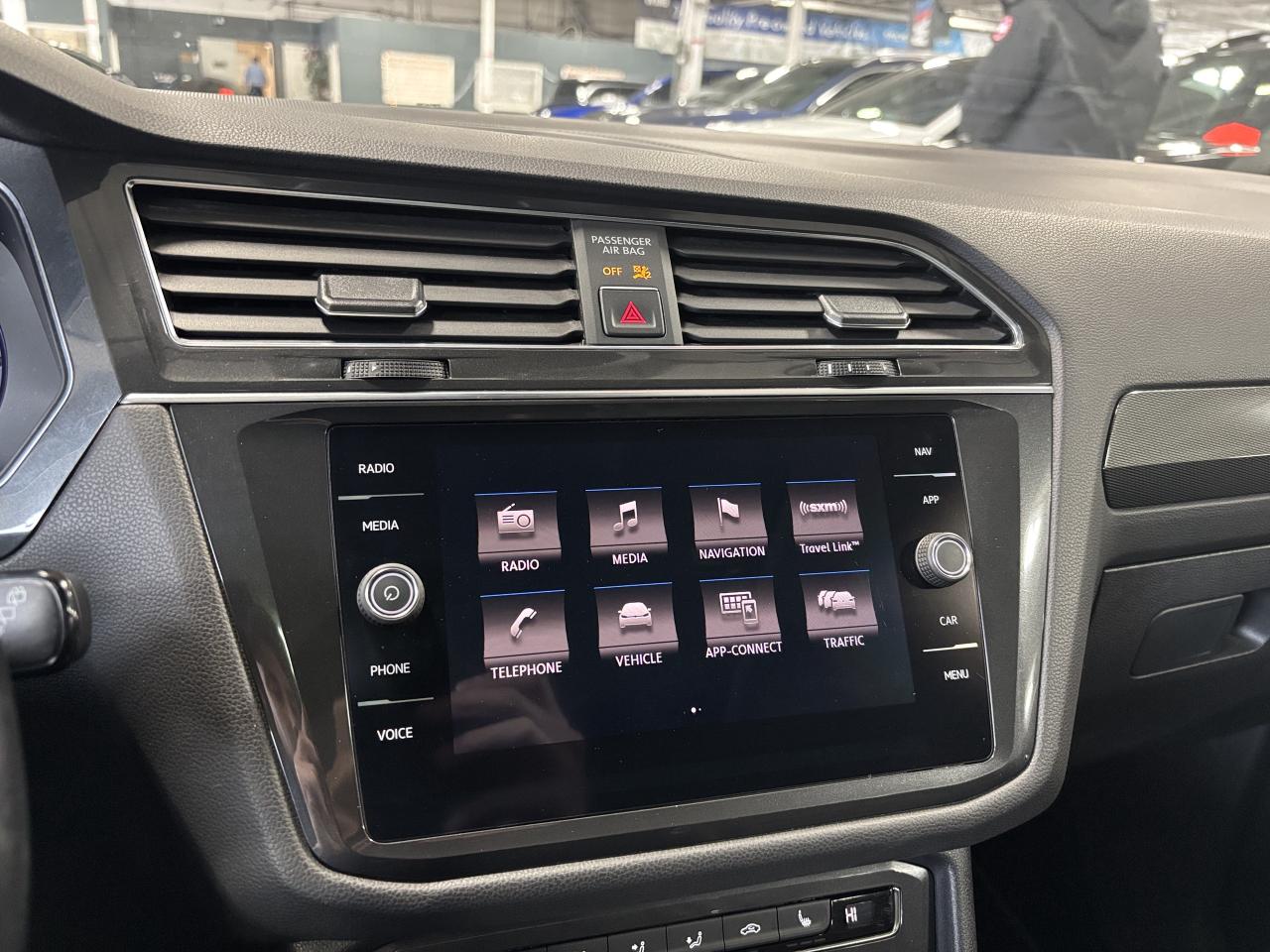 2018 Volkswagen Tiguan Highline|4MOTION|NAV|FENDERAUDIO|LEATHER|PANO|360| Photo