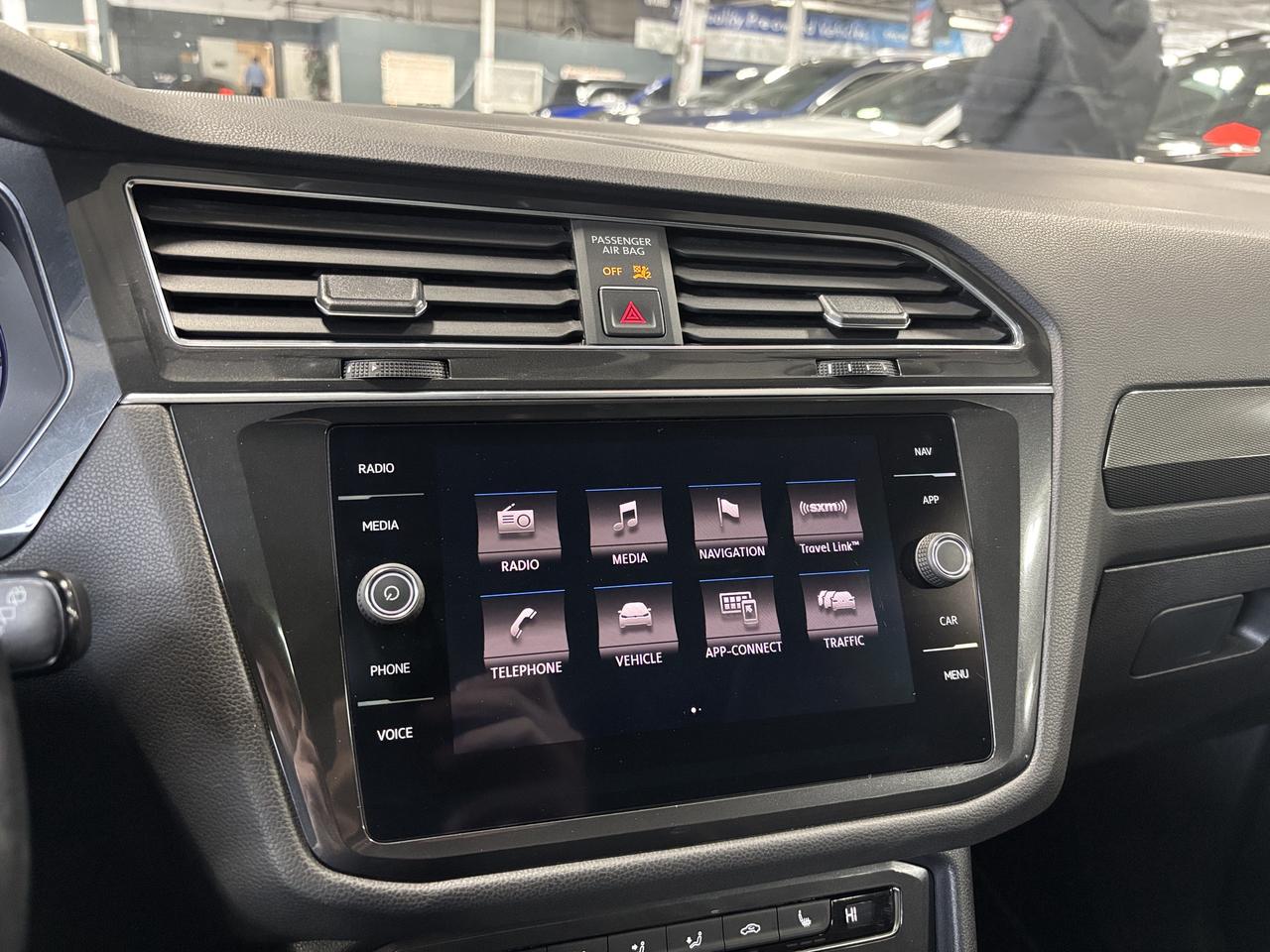 2018 Volkswagen Tiguan Highline|4MOTION|NAV|FENDERAUDIO|LEATHER|PANO|360| Photo