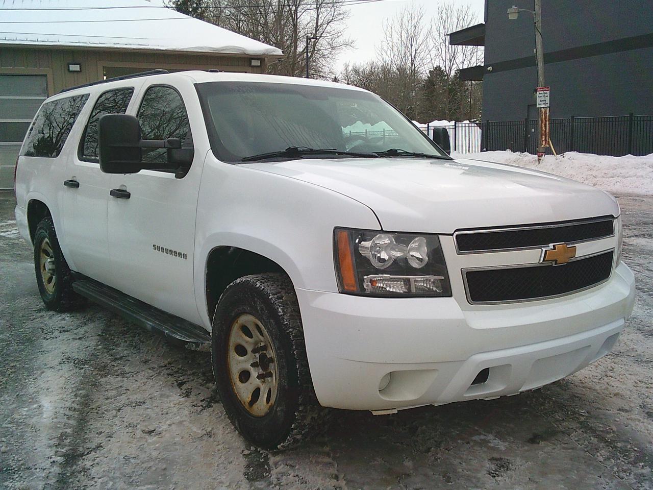 2012 Chevrolet Suburban 2WD 4dr 1500 Commercial Photo3
