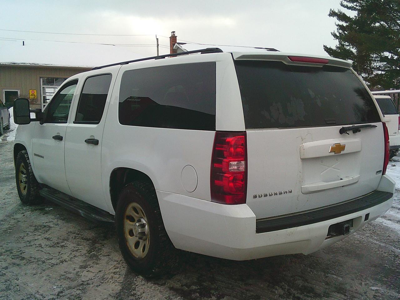 2012 Chevrolet Suburban 2WD 4dr 1500 Commercial Photo