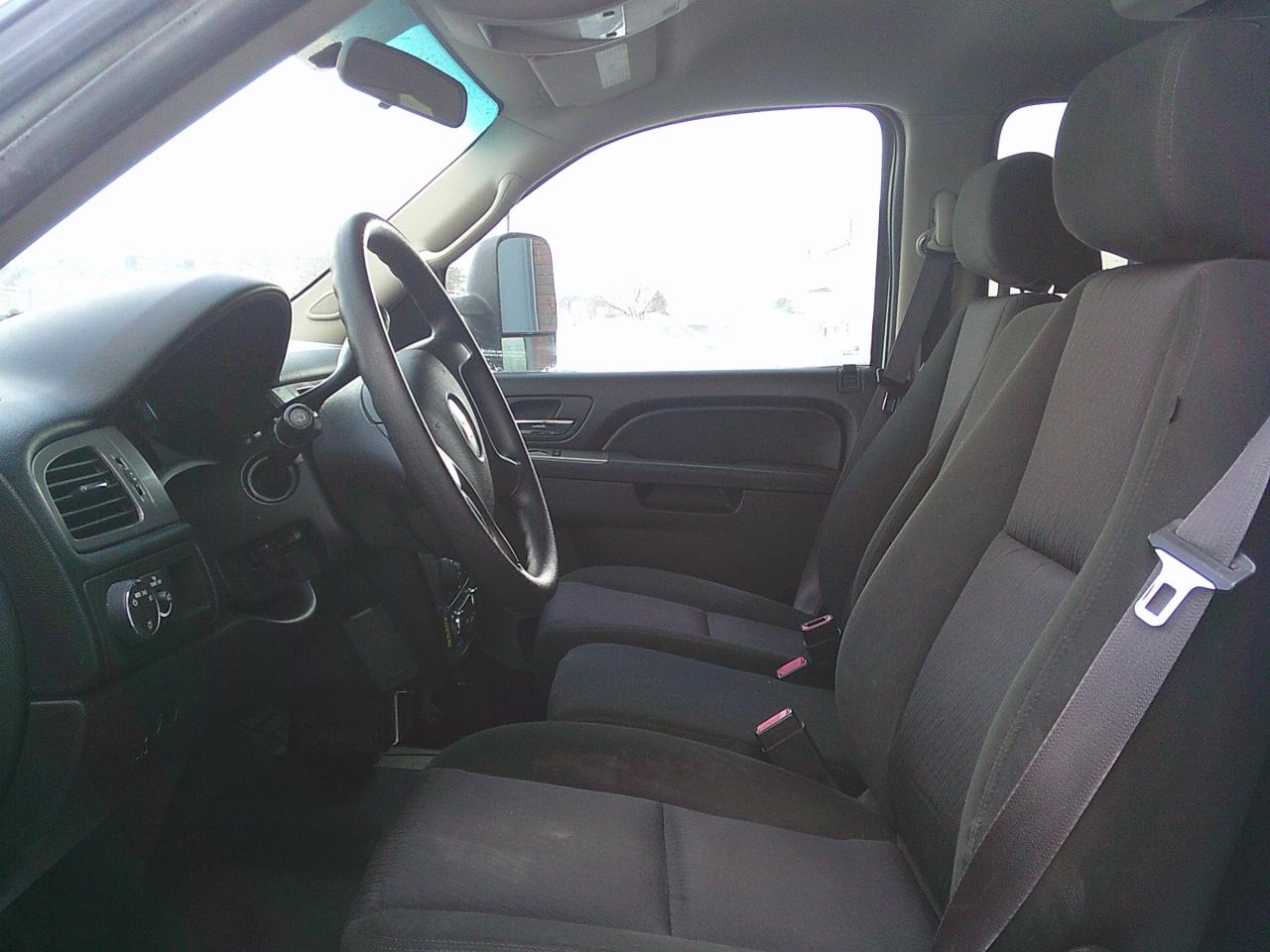 2012 Chevrolet Suburban 2WD 4dr 1500 Commercial Photo