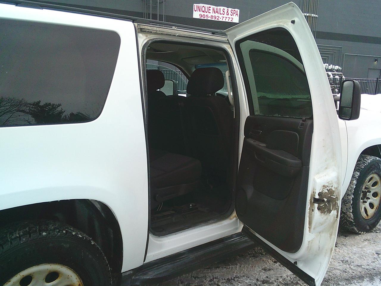 2012 Chevrolet Suburban 2WD 4dr 1500 Commercial Photo