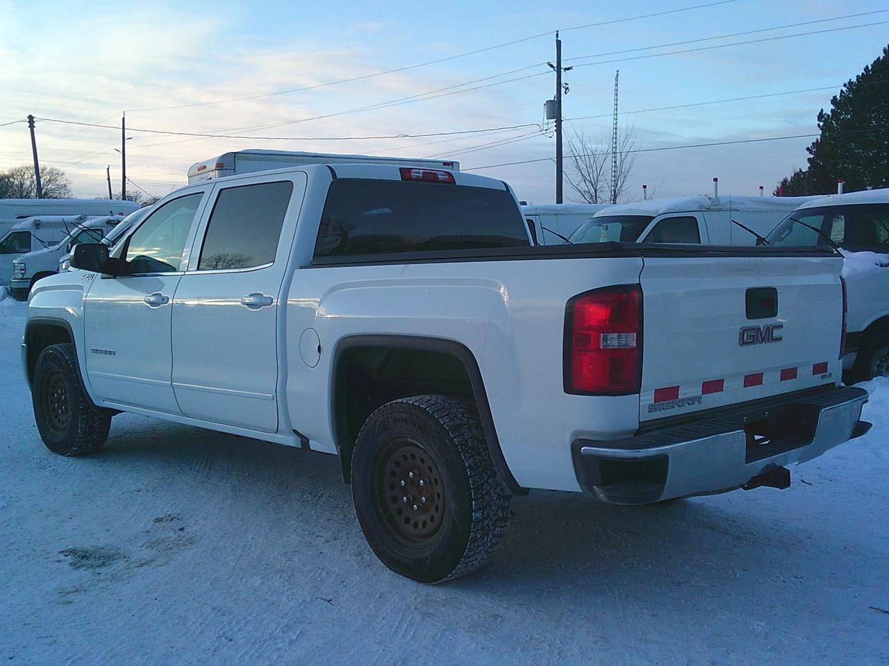 2018 GMC Sierra 1500 4WD Crew Cab 143.5  SLE Photo4