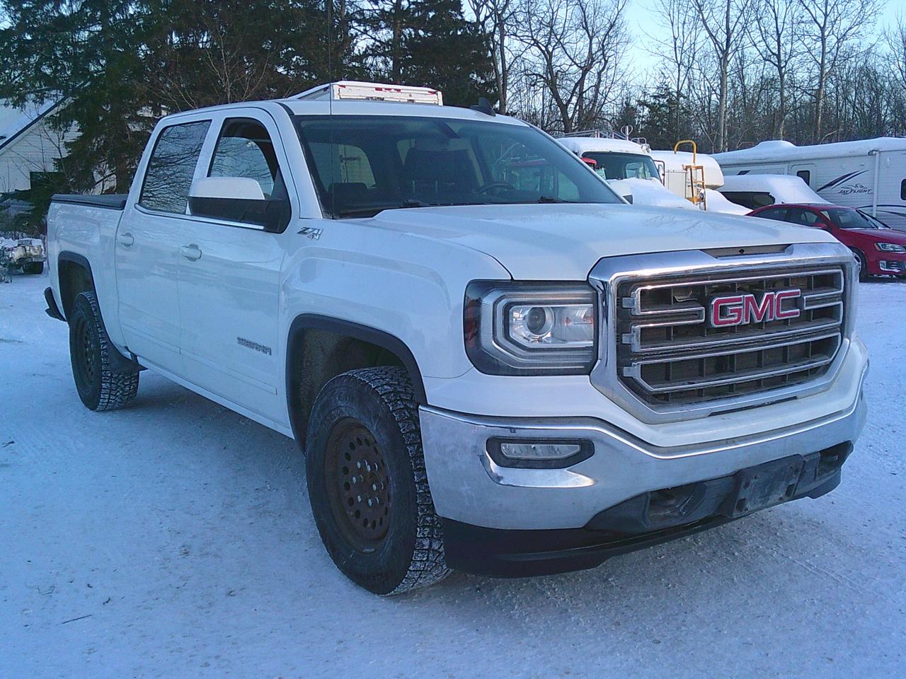 2018 GMC Sierra 1500 4WD Crew Cab 143.5  SLE Photo