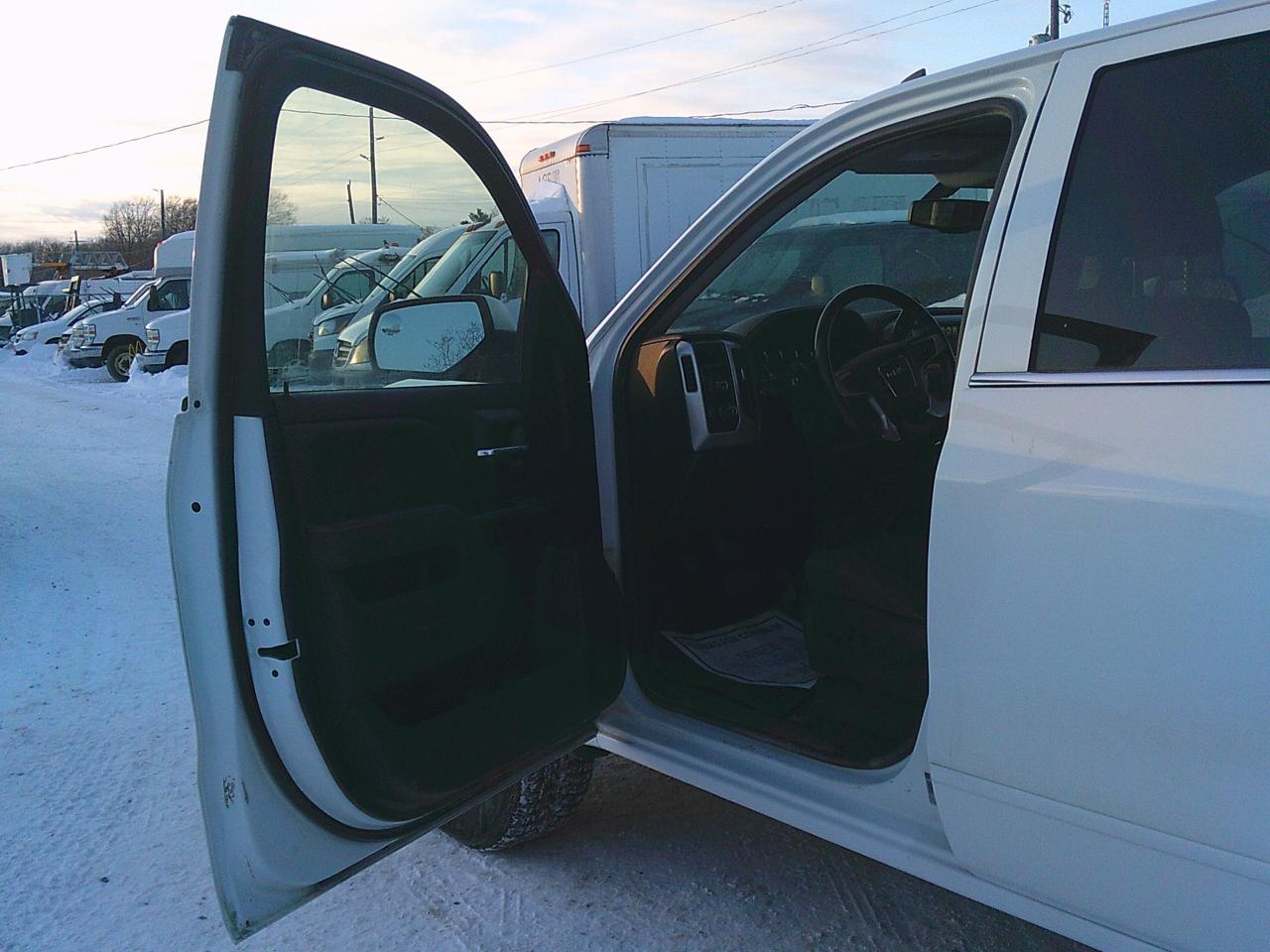 2018 GMC Sierra 1500 4WD Crew Cab 143.5  SLE Photo