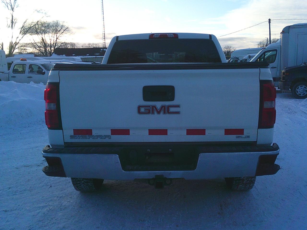 2018 GMC Sierra 1500 4WD Crew Cab 143.5  SLE Photo