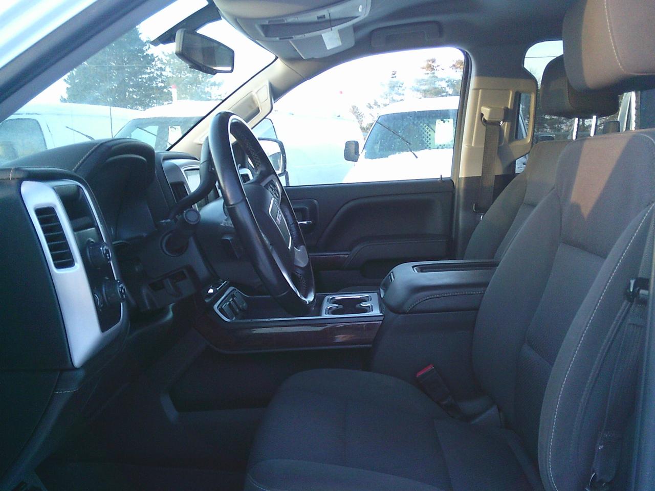 2018 GMC Sierra 1500 4WD Crew Cab 143.5  SLE Photo