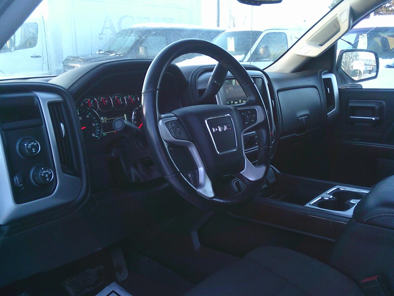 2018 GMC Sierra 1500 4WD Crew Cab 143.5  SLE Photo