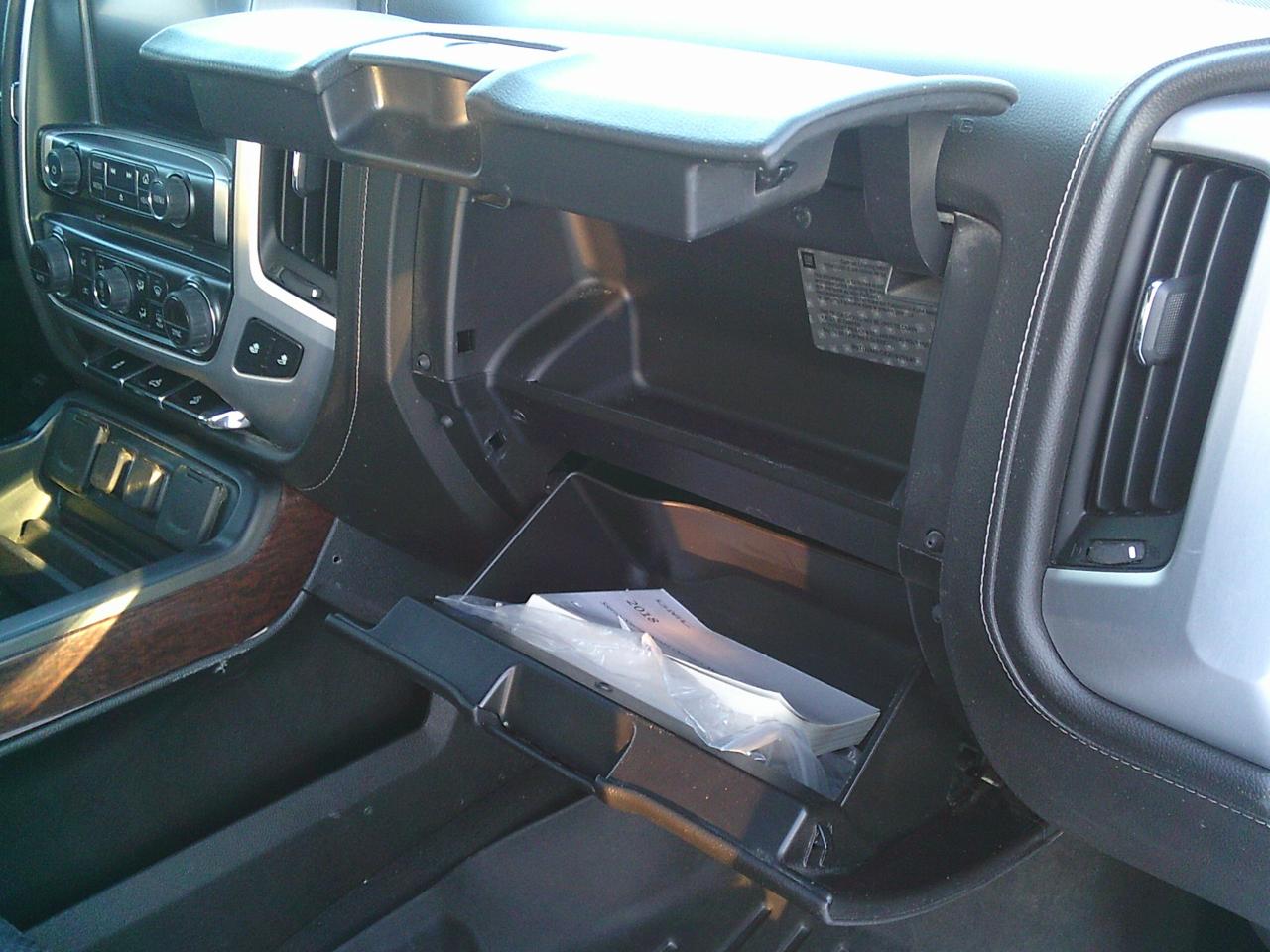 2018 GMC Sierra 1500 4WD Crew Cab 143.5  SLE Photo