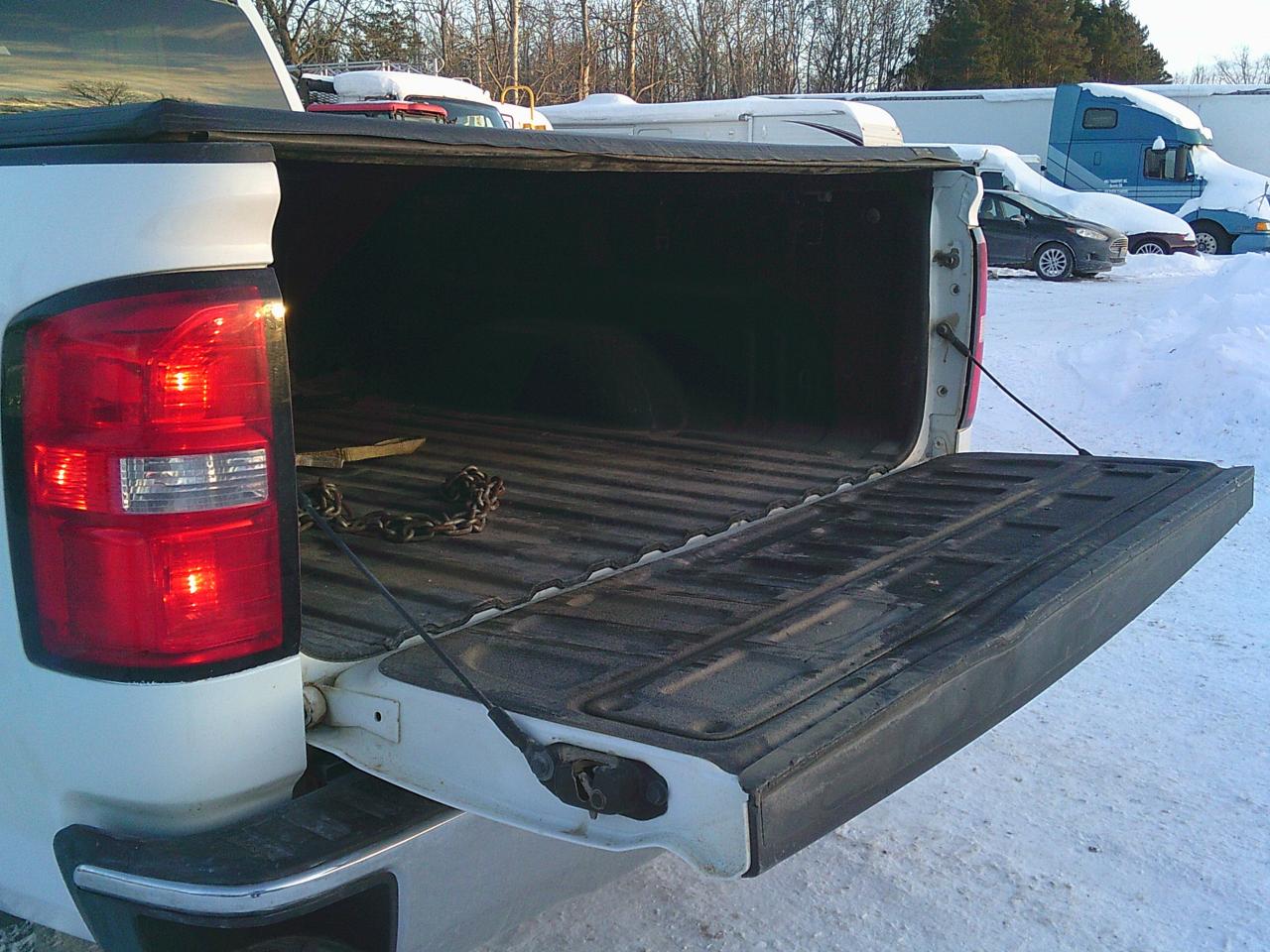 2018 GMC Sierra 1500 4WD Crew Cab 143.5  SLE Photo