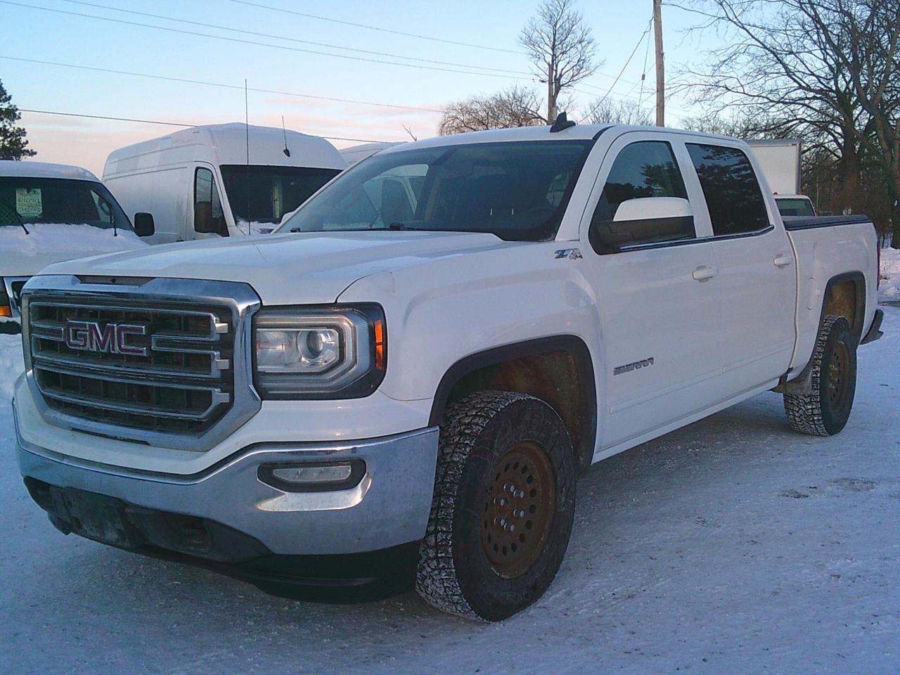 2018 GMC Sierra 1500 4WD Crew Cab 143.5  SLE Photo