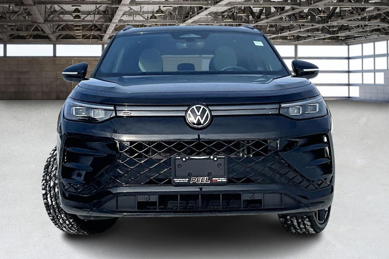 2026 Volkswagen Tiguan Comfortline R Line Black Edition AWD Photo2