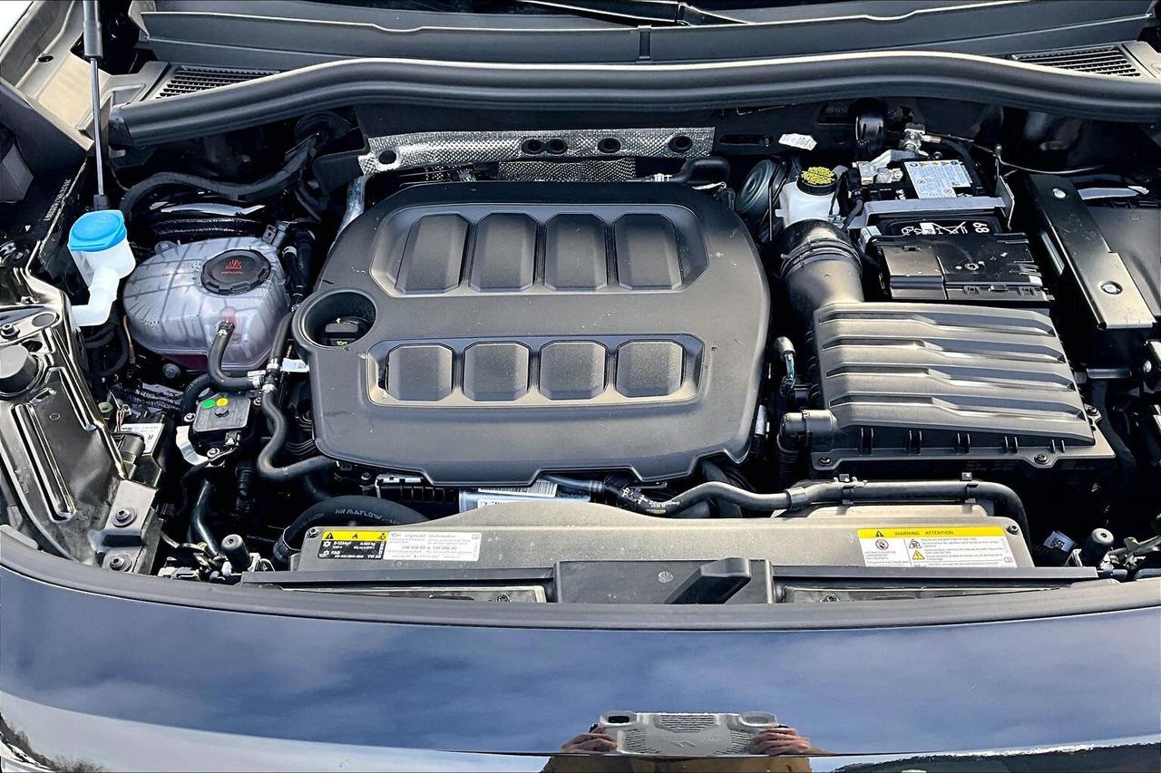 2026 Volkswagen Tiguan Comfortline R Line Black Edition AWD Photo