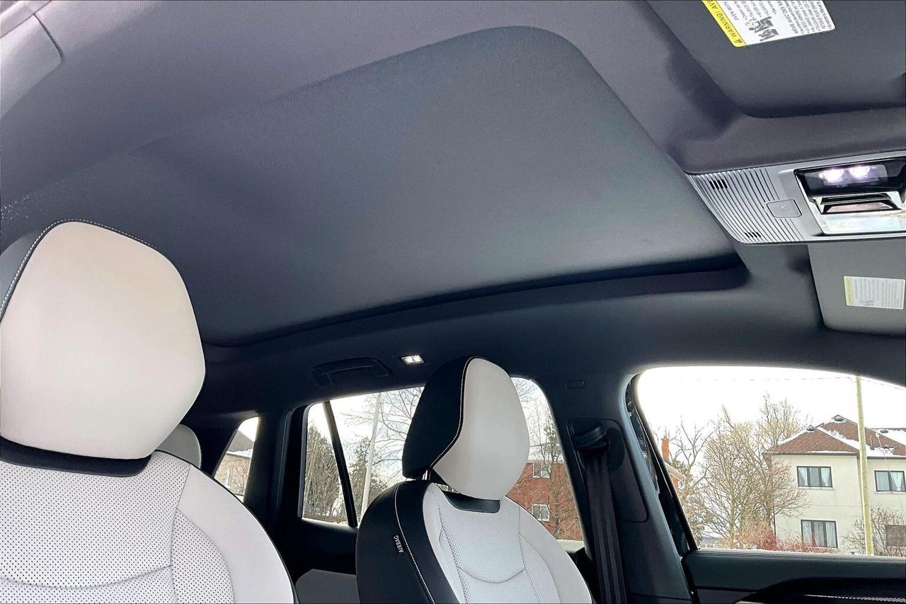 2026 Volkswagen Tiguan Comfortline R Line Black Edition AWD Photo