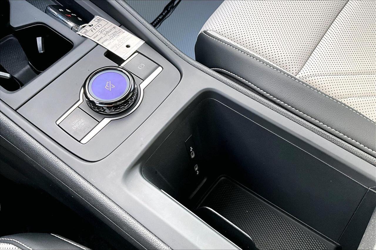 2026 Volkswagen Tiguan Comfortline R Line Black Edition AWD Photo