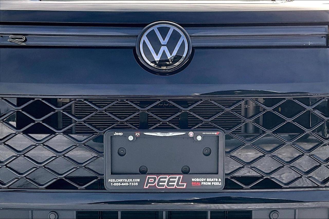 2026 Volkswagen Tiguan Comfortline R Line Black Edition AWD Photo