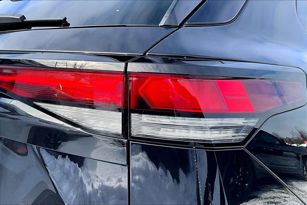 2026 Volkswagen Tiguan Comfortline R Line Black Edition AWD Photo