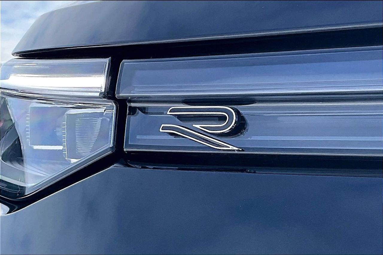 2026 Volkswagen Tiguan Comfortline R Line Black Edition AWD Photo