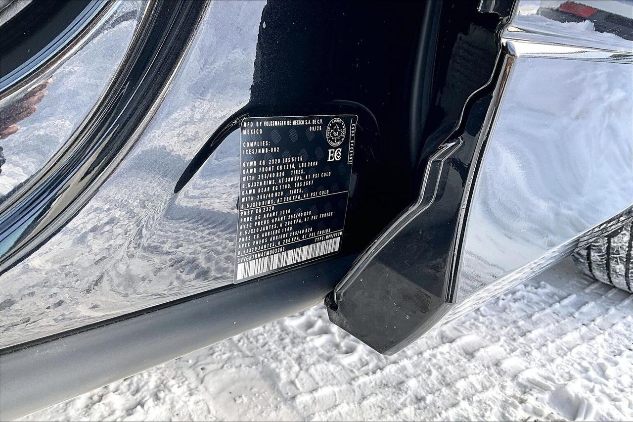 2026 Volkswagen Tiguan Comfortline R Line Black Edition AWD Photo