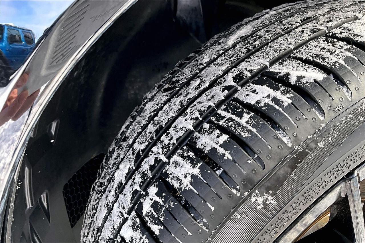 2026 Volkswagen Tiguan Comfortline R Line Black Edition AWD Photo