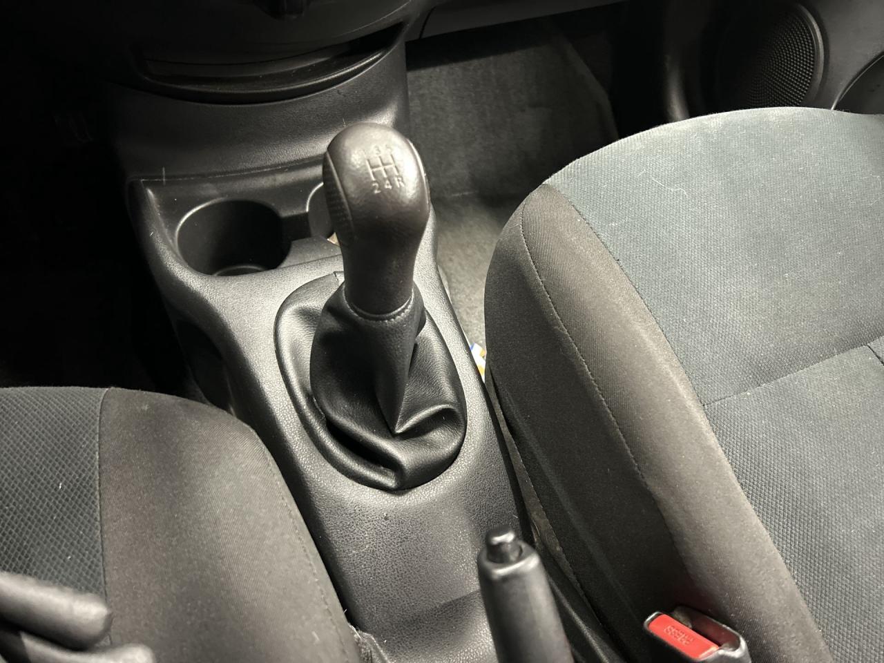 2015 Nissan Versa Note 5-SPEED | ONLY 91,000KMS!! | BLUETOOTH | A/C | CD Photo