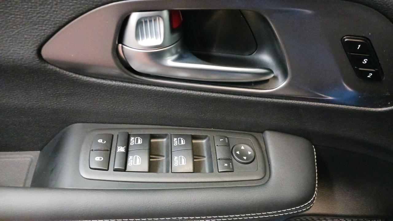 2026 Chrysler Pacifica Select FWD Photo