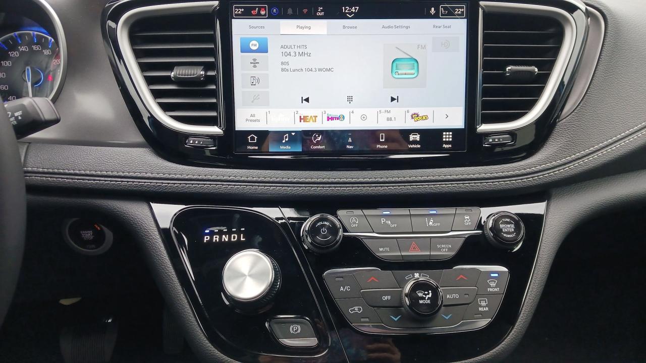 2026 Chrysler Pacifica Select FWD Photo