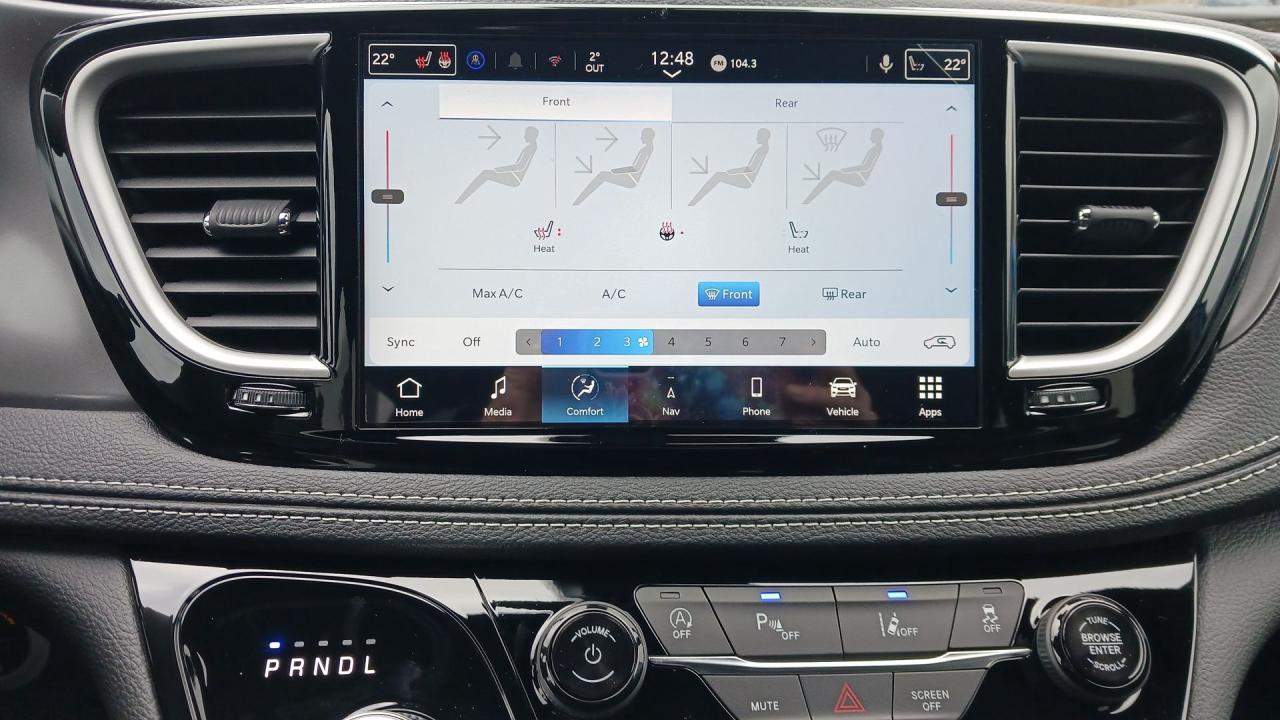 2026 Chrysler Pacifica Select FWD Photo