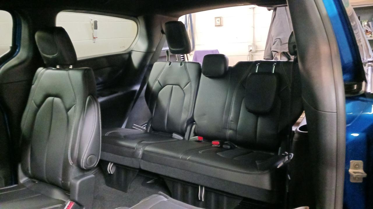 2026 Chrysler Pacifica Select FWD Photo