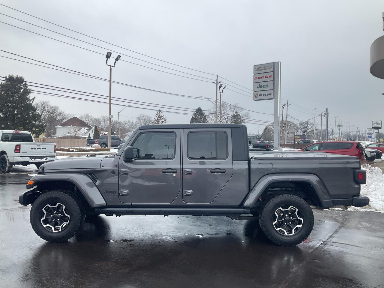 2021 Jeep Gladiator TECHNOLOGY PKG / TRAILER TOW / COLD WEATHER PKG Photo